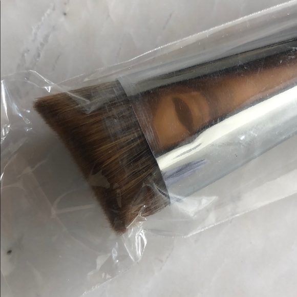 Younique Makeup Double Sided Foundation Liquid Foundation Brush Poshmark